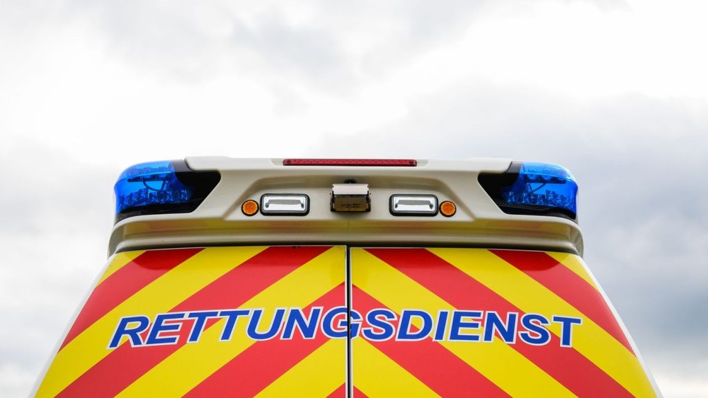 Unfälle: Zwei Tote bei Unfällen - und lebensgefährlich Verletzte