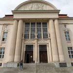 Gerichtsverfahren: Prozess um mutmaßlichen Aschenbecherwurf auf AfD-Politiker