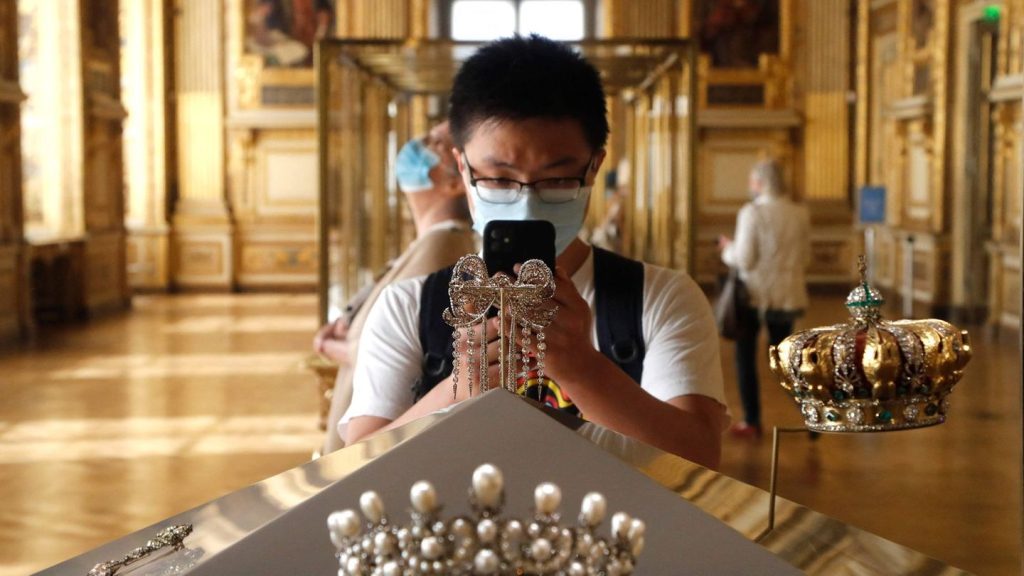 Kriminalität: Sicherheitsdebatte: Wie war Einbruch in Louvre möglich?
