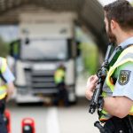 Haft für Lastwagenfahrer wegen Schmuggels von Zigaretten und Parfüm in Bayern