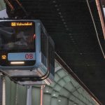 Während der Fahrt: Wuppertaler Schwebebahn beschossen oder beworfen