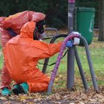 Freizeitbad: Tasche im Müll: Stoff mit "minimal radioaktiver Strahlung"