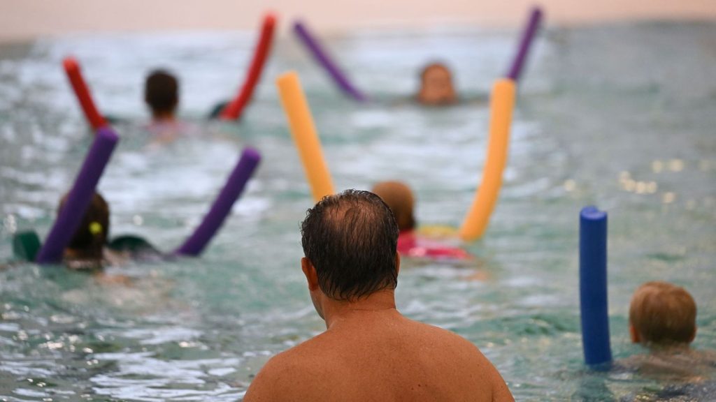 Schwimmunterricht: Knapp die Hälfte der Viertklässler in MV schwimmt sicher