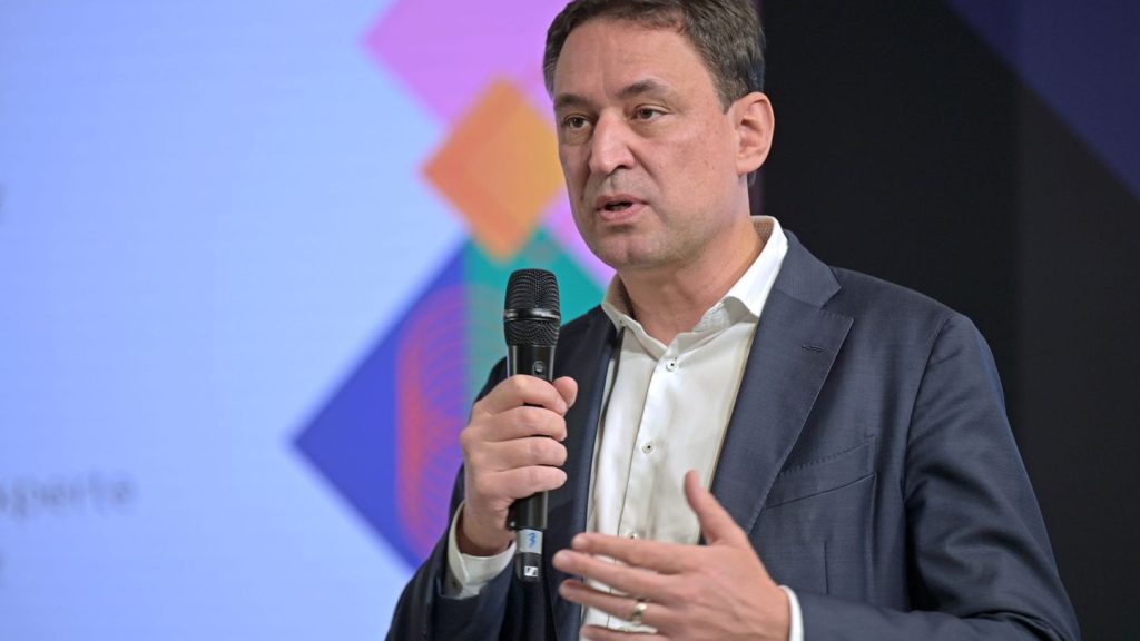Gegen Hetze im Netz: Justizminister: Hetze gegen Medienschaffende anzeigen