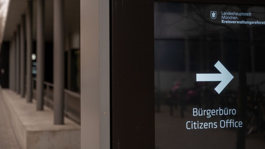 Zwei Menschen in U-Haft: Bestechung in Ausländerbehörde? Drei Menschen festgenommen