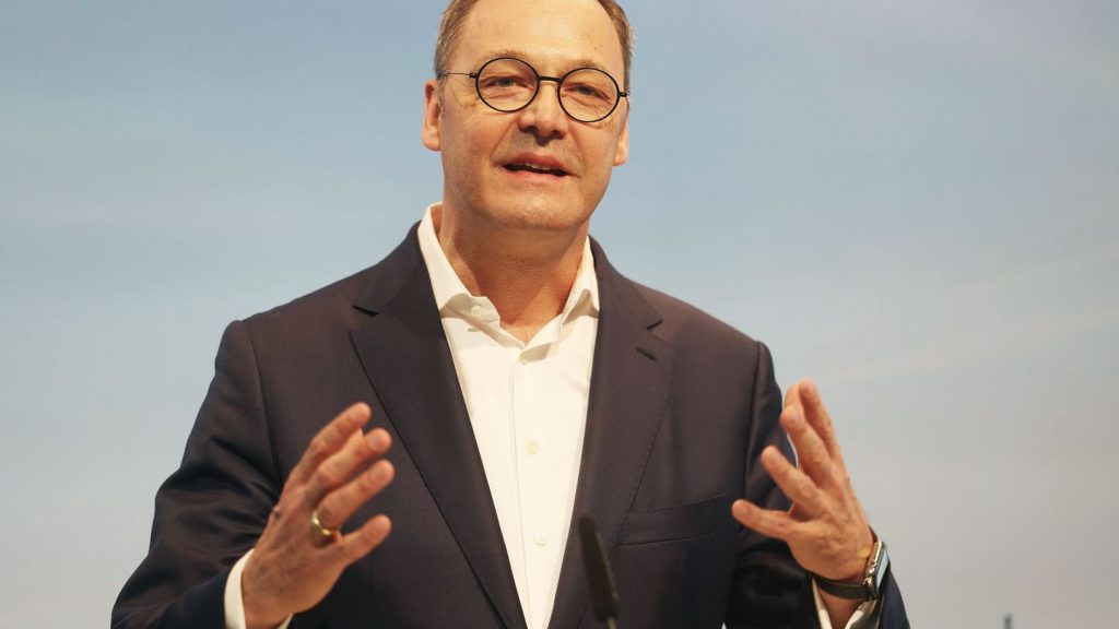 Bahn-Vorstand: Ex-Stahlmanager übernimmt Bahn-Güterverkehrstochter DB Cargo