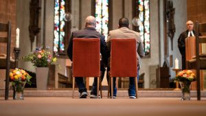 Nicht genügend Stimmen: Kirche lehnt Trauung homosexueller Paare knapp ab