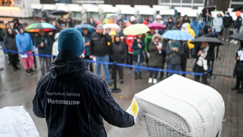 Auktion an der Nordseeküste: Ausrangierte Strandkörbe kommen unter den Hammer