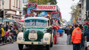 "Ischa Freimaak": Fünfte Jahreszeit in Bremen – Tausende ziehen zum Freimarkt