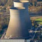 Rückbau von Atomkraftwerk: Kühltürme des Kernkraftwerks Gundremmingen werden gesprengt