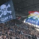Vorfall mit Wolfsburg-Fans: Flaschenwürfe und Verletzte: Platzverweis für 270 Pauli-Fans