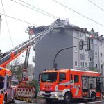 Brände: Großeinsatz in Stuttgart - zwei Feuerwehr-Kräfte verletzt