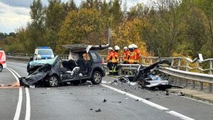 Rettungseinsatz: Auto stürzt nach Unfall in Mittellandkanal - drei Tote
