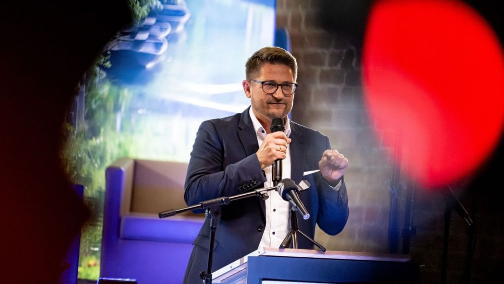 Oberbürgermeisterwahlkampf: AfD attackiert Kirchen bei Auftritt in früherem Gotteshaus