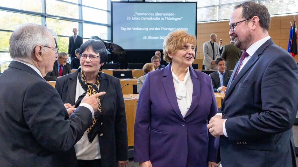 Festakt zum Jubiläum: Landtagspräsident ruft zur Verteidigung der Demokratie auf