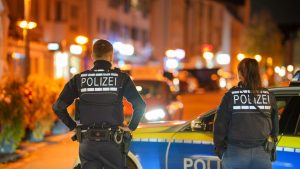 Stuttgart-Wangen: Mutmaßlicher Messerangriff in Stuttgart – Täter flüchtig