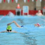 Evakuierung: Schwimmer teils in Badekleidung nach Chlorgasalarm evakuiert