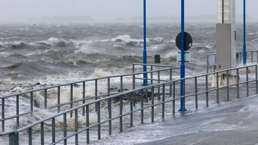 Wetteraussichten: Stürmischer, nasser Wochenstart im Norden