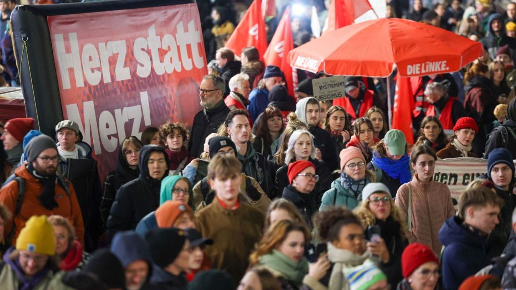 Protestkundgebung: Hunderte demonstrieren in Leipzig nach "Stadtbild"-Aussage
