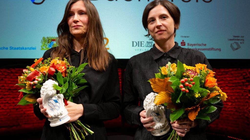 Literatur: Zwei Buchpreis-Gewinnerinnen und Hape Kerkelings Schutzwall