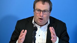 Infrastruktur: NRW-Verkehrsminister: Zahl der Schlaglöcher wird zunehmen