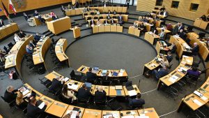 Parlament: Landtag beschließt Gemeindefusionen mit Hochzeitsprämie