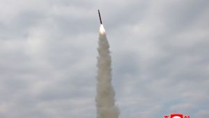 Korea-Konflikt: Vor Trumps Südkorea-Besuch: Nordkorea testet Raketen