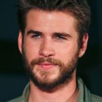 Leute: Liam Hemsworth hat sich ohne "großen Plan" verlobt