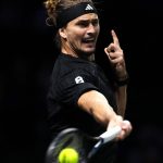 Tennis: Zverev beißt sich durch: Einzug ins Achtelfinale von Paris