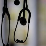 Ermittlungen gegen Mediziner: Tod älterer Patienten: Verdächtiger darf nicht praktizieren