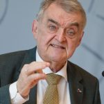 Streiche und Straftaten: Reul mahnt zu Halloween mit "Maß und Mitte"