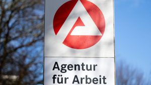 Statistik: Weniger Arbeitslose - Sorgen am Ausbildungsmarkt