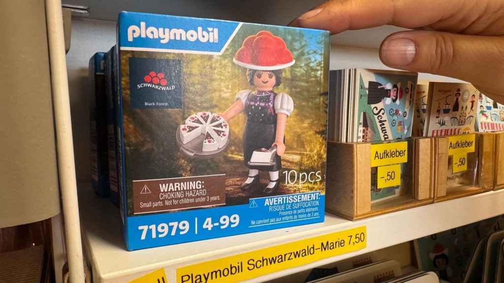 Mit Bollenhut: Playmobil-Figur "Schwarzwald Marie" sorgt für Ansturm