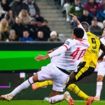 Fußball-Bundesliga: Dortmunder Arbeitssieg nach Augsburger Torgeschenk