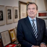 Gerhard Schröders Vernehmung: "Was stellen Sie für komische Fragen?"