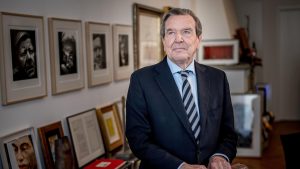 Gerhard Schröders Vernehmung: "Was stellen Sie für komische Fragen?"