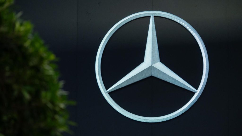 Stuttgarter Autohersteller: Gewinn bei Mercedes bricht dramatisch ein