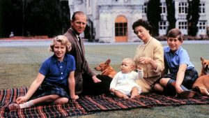 Britisches Königshaus: Prinz Andrew: Von Muttis Liebling zum Ausgestoßenen