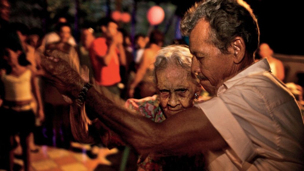 Bildband "Blue Zones": 100 Jahre alt und kerngesund – wie machen die das nur?