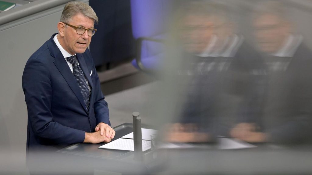 Vorwurf Text-Diebstahl: Staatsminister Weimer unter Druck – Schützenhilfe von Nouripour