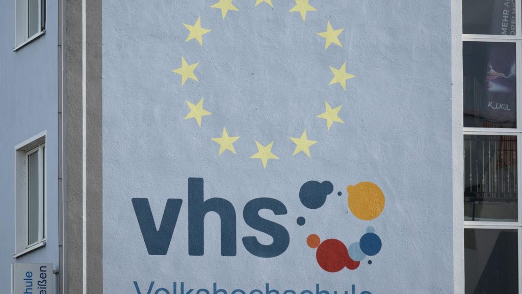 Volkshochschulen: Volkshochschulen am Limit - Land deckelt Zuschüsse