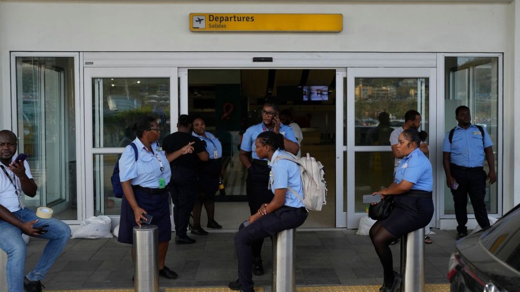 Gestrandete Touristen: Nach Hurrikan "Melissa": Verwirrung an Jamaikas Flughäfen