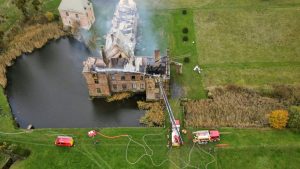 Brand zerstört historisches Kloster in Nordfrankreich