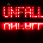 Unfall auf A9: Lastwagen rutscht nahe Wiedemar in Graben – Stau auf der A9