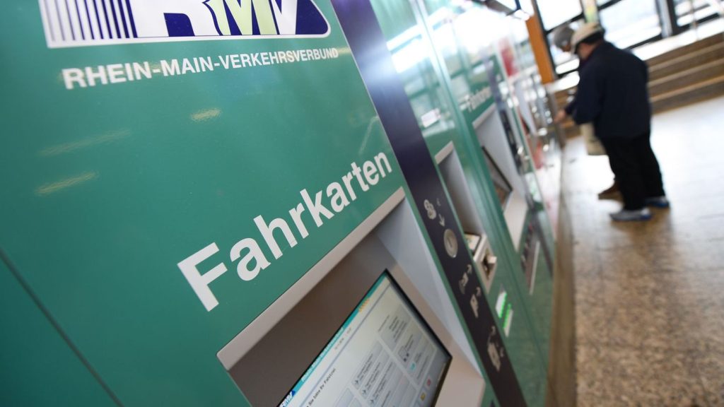 Preiserhöhung: Ermäßigte Nahverkehrstickets in Hessen werden teurer