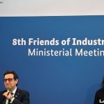 Industrie: Entlastung: Reiche kündigt Industriestrompreis ab 2026 an