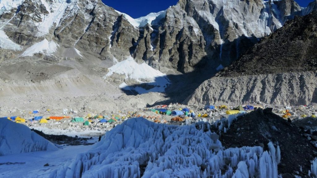 Deutscher und sechs weitere Bergsteiger durch Lawine am Himalaya getötet