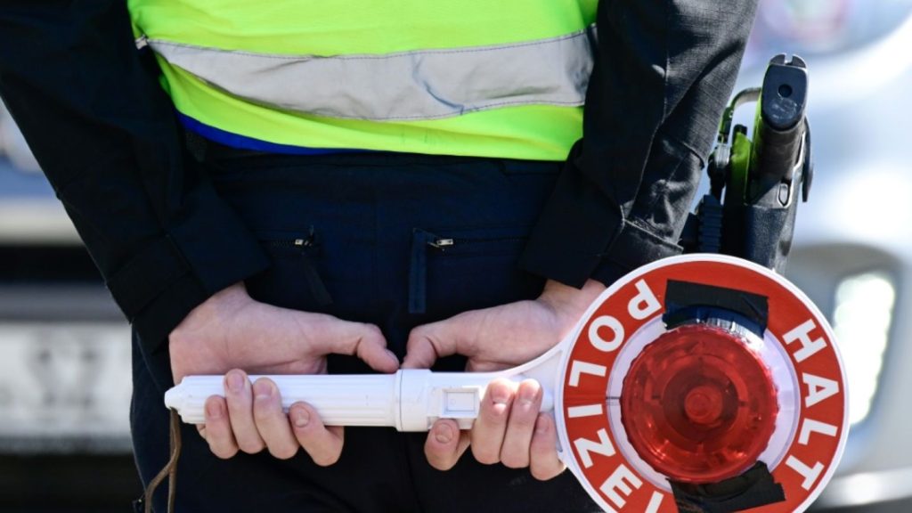 Schnelle Nummer: Polizei stoppt Pärchen nach Sex bei Tempo 140 auf der Autobahn