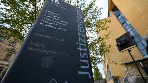 Urteil: Pflegekraft verurteilt – 5.500 Euro mit EC-Karte erschlichen
