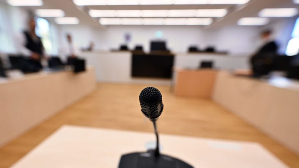 Prozesse: Versuchter Mord mit Axt – Mann schweigt beim Prozessauftakt